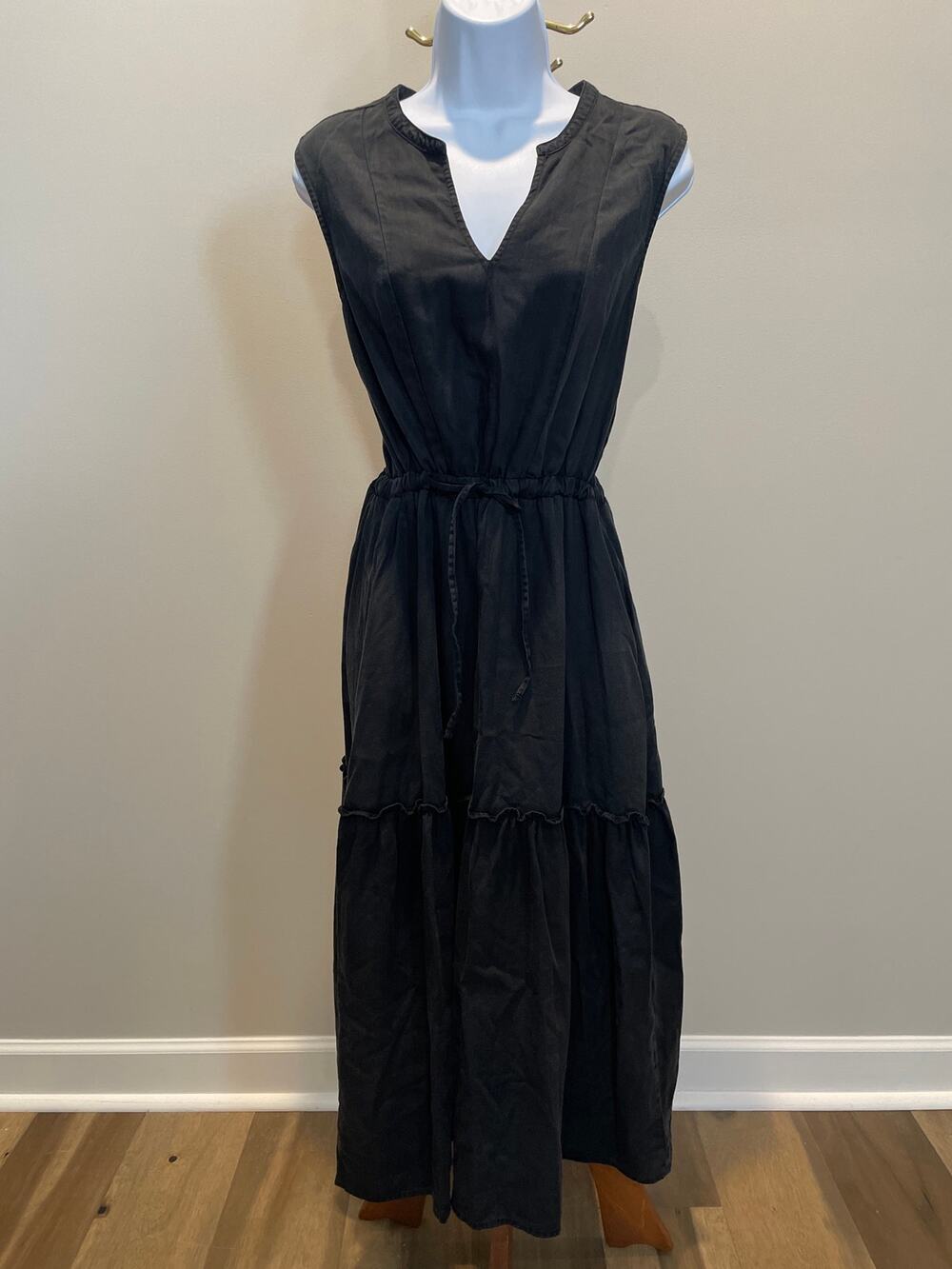 Lands’ End Black V Neck Adjustable Tie Waist Dress Size M Long